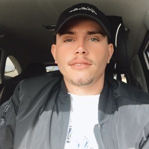 Meet your Posher, Carlos